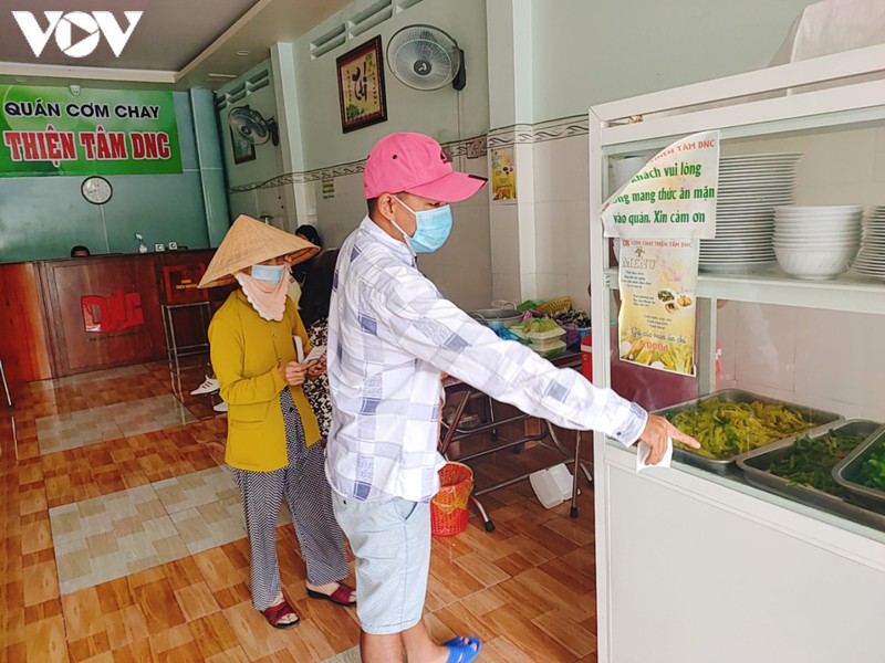 những suất cơm "vài ngàn" - nghĩa tình trên đất tây đô hình 2 nhung suat com "vai ngan" - nghia tinh tren dat tay do hinh 2