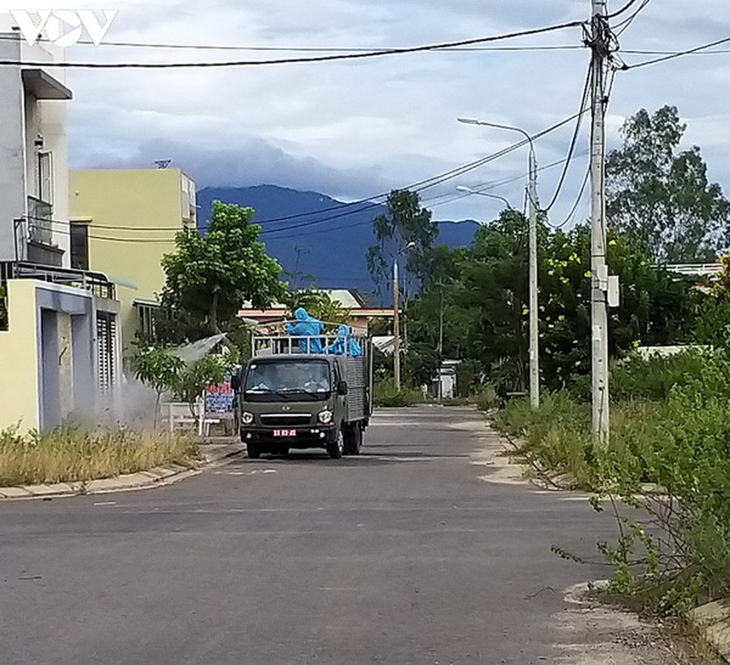 da nang go bo phong toa 1 thon voi 1500 dan, tam dong cua 2 cho hinh 2