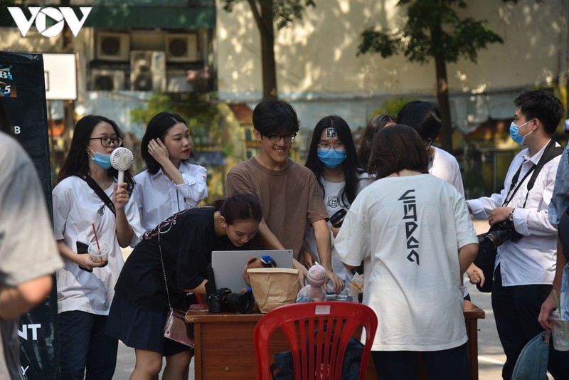 hoc sinh ha noi hao hung ngay tuu truong nam hoc dac biet mua covid-19 hinh 7
