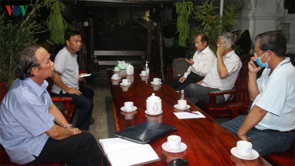 4 cong dan ve tu anh duong tinh voi covid-19, dong thap hop khan hinh 1
