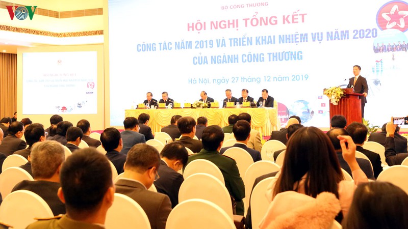 cong nghiep thuong mai 2019 co nhieu khoi sac hinh 1