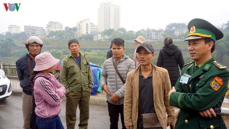 cua khau quoc te lao cai vang ve ngay dau nam moi hinh 14