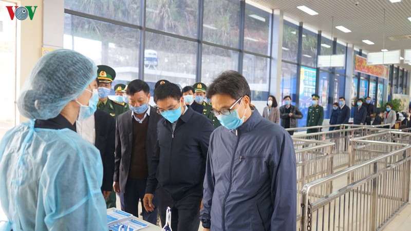 pho thu tuong vu duc dam kiem tra cong tac phong, chong dich tai mong cai (quang ninh) hinh 2