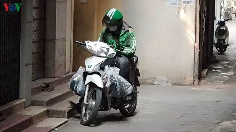 shipper "chong mat" khi nhu cau mua sam online tang cao trong mua dich covid-19 hinh 2