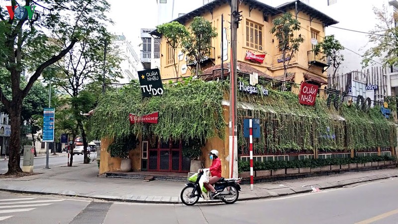 hinh anh hiem gap tai cac quan nhau nuc tieng o ha noi mua dich covid-19 hinh 14