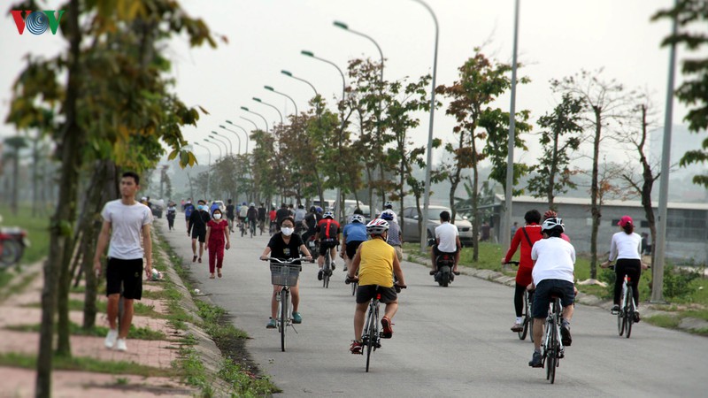cach ly toan xa hoi, nguoi dan thanh vinh van "do" ve ho dieu hoa dao choi hinh 6