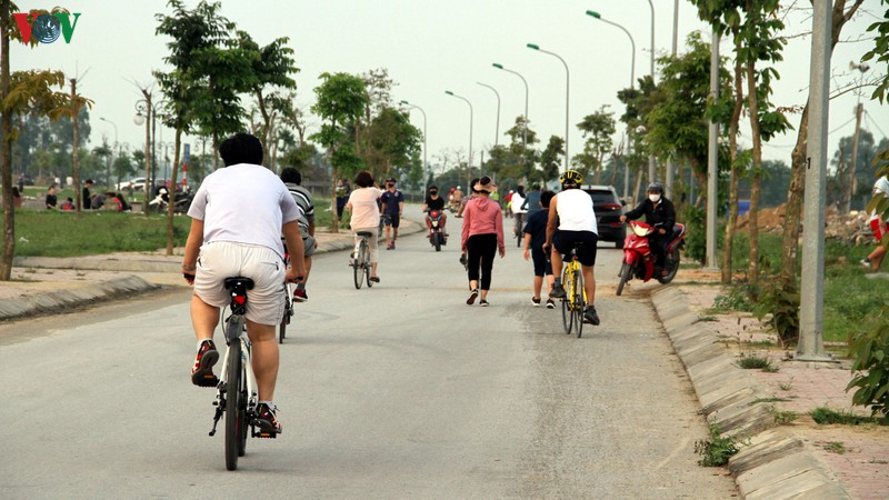 cach ly toan xa hoi, nguoi dan thanh vinh van "do" ve ho dieu hoa dao choi hinh 7
