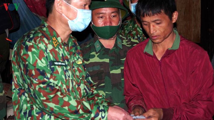 anh: nguoi dan phong tho, lai chau am long hon sau thien tai hinh 6
