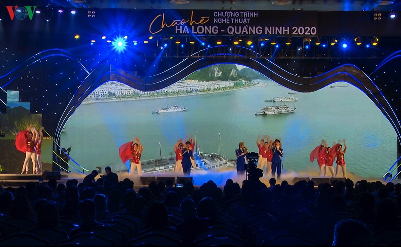 ha long - quang ninh chao he ruc ro sac mau hinh 1