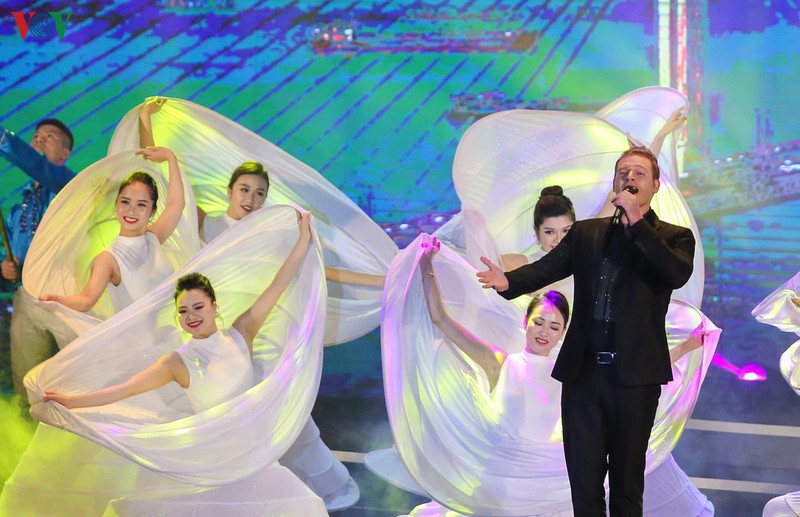 ha long - quang ninh chao he ruc ro sac mau hinh 7