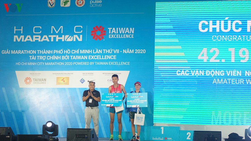 chum anh: hang nghin nguoi tham gia giai marathon tphcm nam 2020 hinh 14