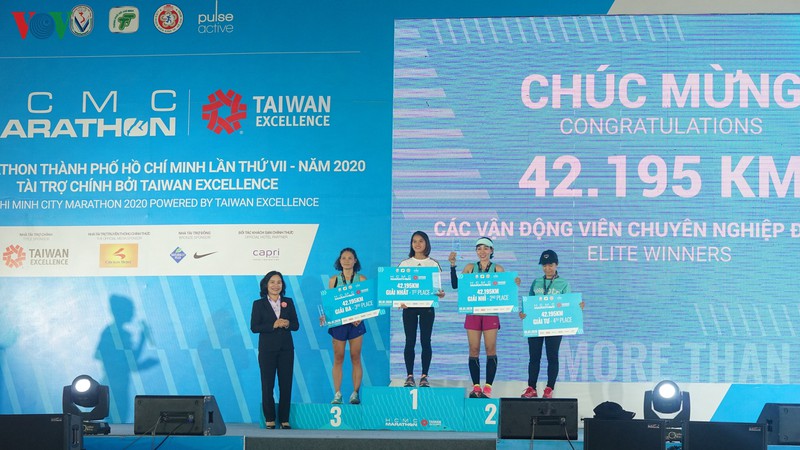 chum anh: hang nghin nguoi tham gia giai marathon tphcm nam 2020 hinh 15