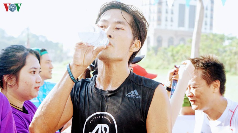 chum anh: hang nghin nguoi tham gia giai marathon tphcm nam 2020 hinh 4