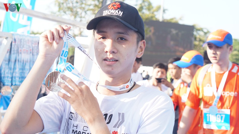 chum anh: hang nghin nguoi tham gia giai marathon tphcm nam 2020 hinh 6