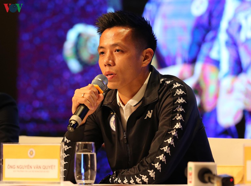 van quyet gui thong diep phong chong covid-19 truoc sieu cup quoc gia hinh 1