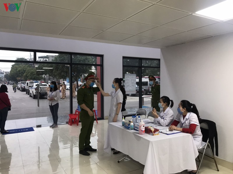chum anh: dt nu viet nam thi dau kien cuong truoc dt nu australia hinh 1