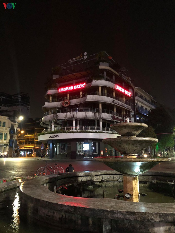 nhung nguoi lang le giu gin ha noi sach dep trong mua dich covid-19 hinh 10