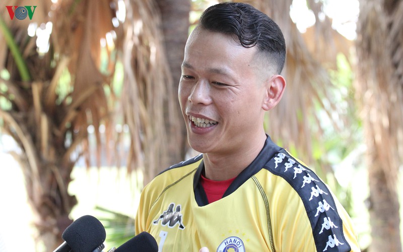 chuyen nhuong: thu mon tan truong da den voi ha noi fc nhu the nao? hinh 2