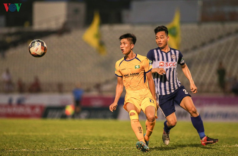 afc dua ra danh sach 14 cau thu dang xem nhat o v-league 2020 hinh 7