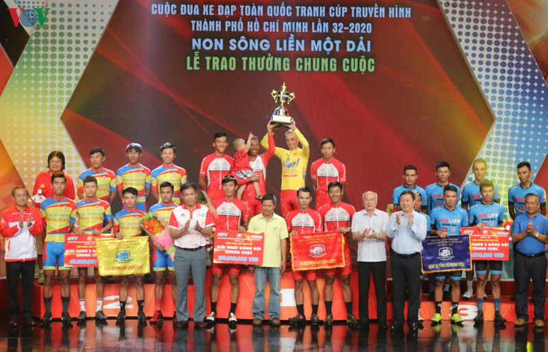 tphcm thang lon o giai dua xe dap cup truyen hinh tphcm 2020 hinh 1