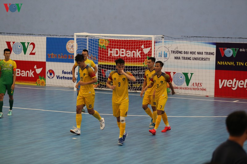 futsal hdbank vdqg 2020: khanh hoa em quan, quang nam thang nhan hinh 2