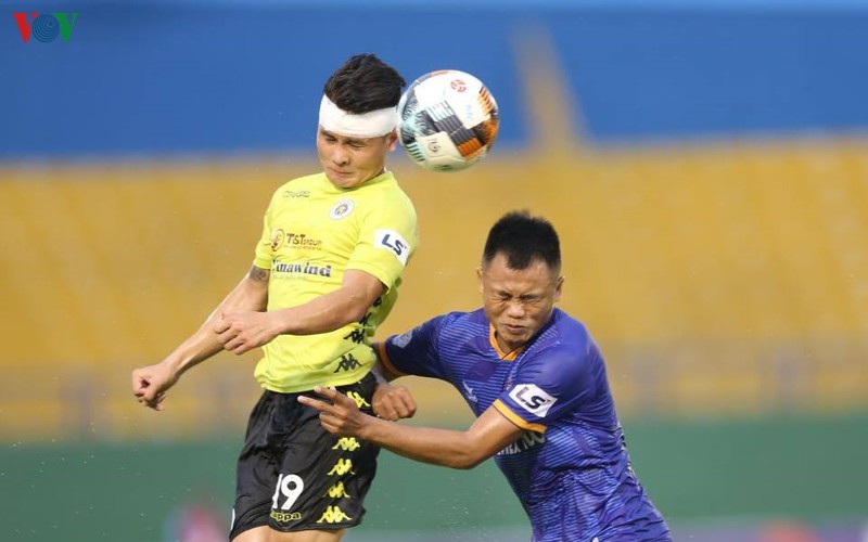 quang hai do mau, thi dau nhu chien binh giua "con bao" scandal hinh 4