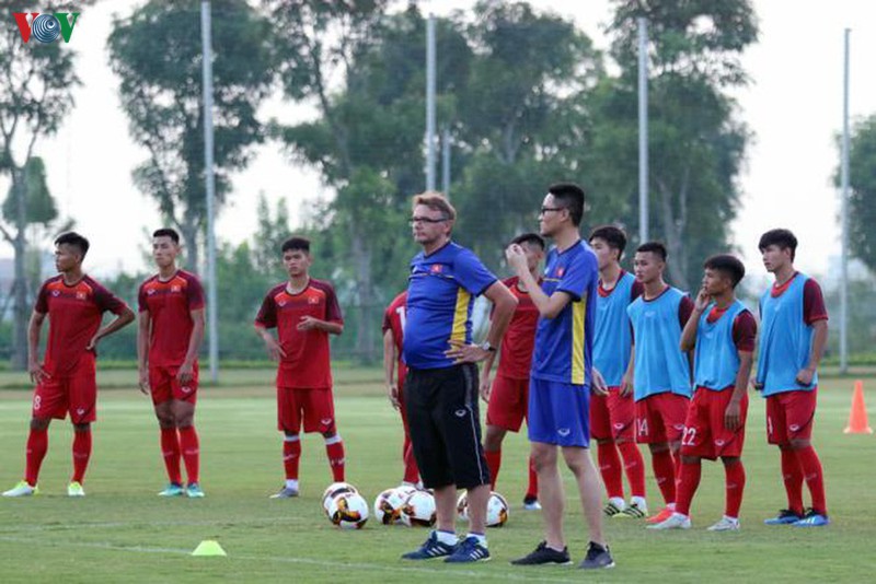 "phu thuy trang" troussier trieu tap 6 cau thu hagl len u19 viet nam hinh 1