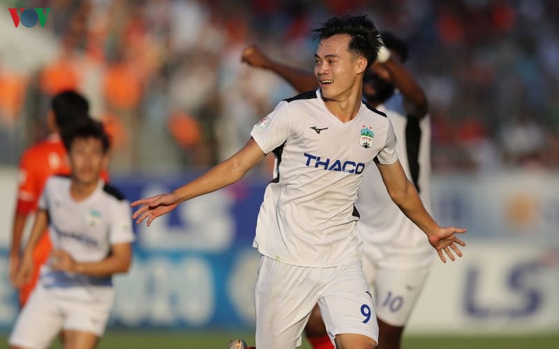 hang thu hagl "tang qua" cho duc chinh co ban dau tien o v-league 2020 hinh 7