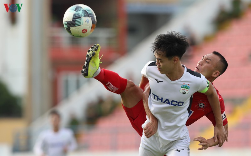 nhung pha "dau vo" nay lua trong tran hoa 0-0 giua hai phong va hagl hinh 2