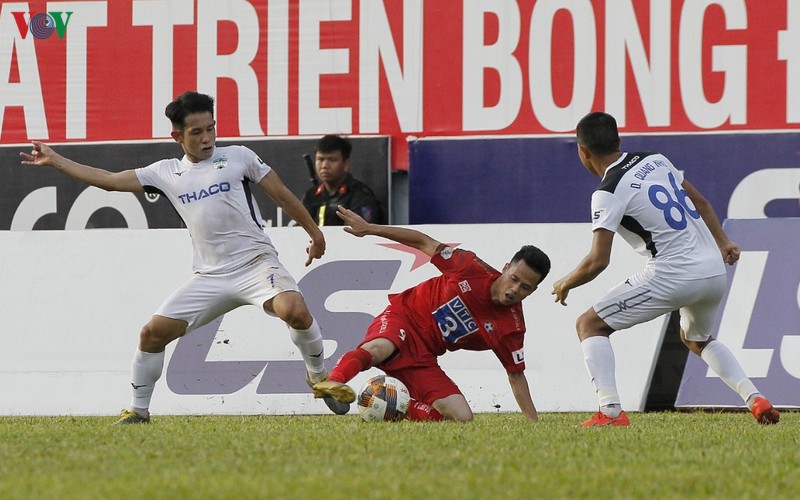 nhung pha "dau vo" nay lua trong tran hoa 0-0 giua hai phong va hagl hinh 6
