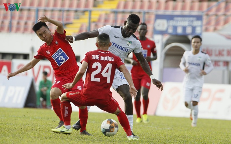 nhung pha "dau vo" nay lua trong tran hoa 0-0 giua hai phong va hagl hinh 9