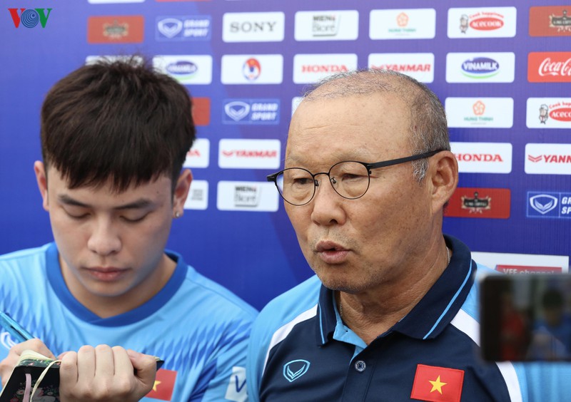 kho tim nhan to moi, thay park goi y han che ngoai binh o v-league hinh 1