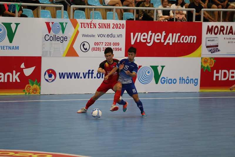futsal hdbank vdqg 2020: 4 phut bung no, sahako sup do truoc da nang hinh 3