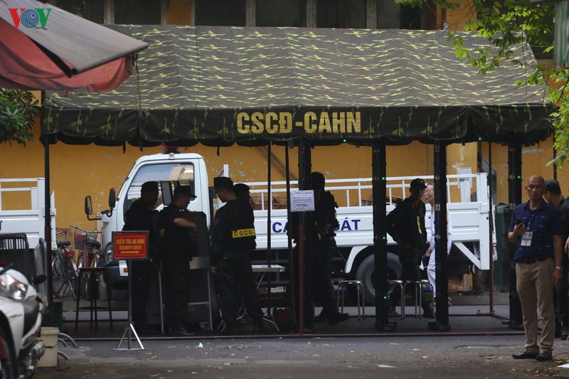 san hang day that chat an ninh truoc tran ha noi fc vs hai phong hinh 1