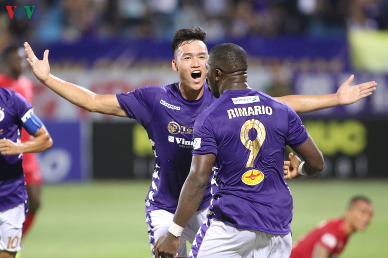 phao sang lai chay o hang day, hai phong lai dang 3 diem cho ha noi fc hinh 4