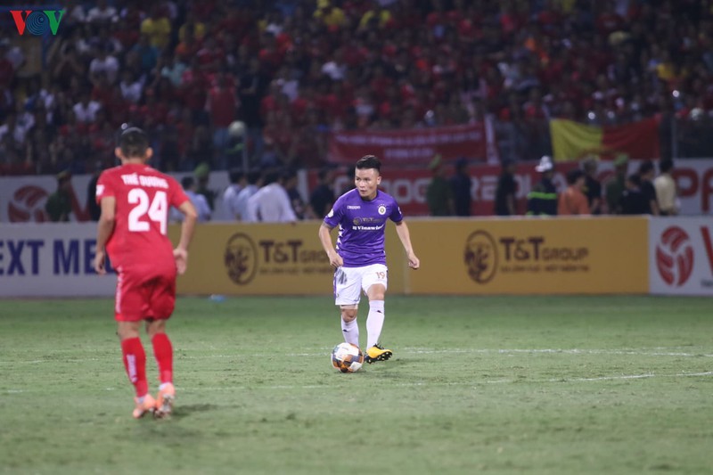 phao sang lai chay o hang day, hai phong lai dang 3 diem cho ha noi fc hinh 7
