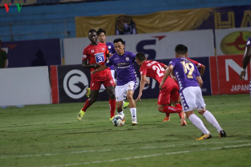 phao sang lai chay o hang day, hai phong lai dang 3 diem cho ha noi fc hinh 8