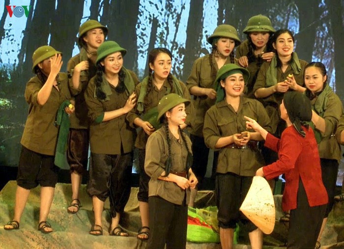 lang dong va xuc dong voi hoa lua truong bon hinh 5