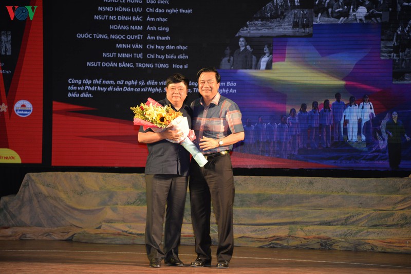 kich hat hoa lua truong bon lay dong trai tim khan gia mien tay hinh 5