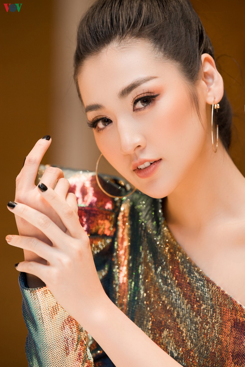 a hau tu anh hoi ngo dien vien phuong oanh va thu quynh hinh 8