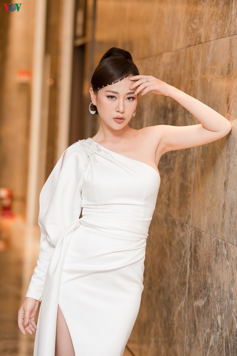 phuong oanh rang ro ra mat phim moi du bi ngo doc thuc pham  hinh 2