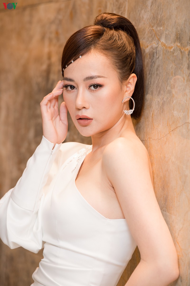 phuong oanh rang ro ra mat phim moi du bi ngo doc thuc pham  hinh 5