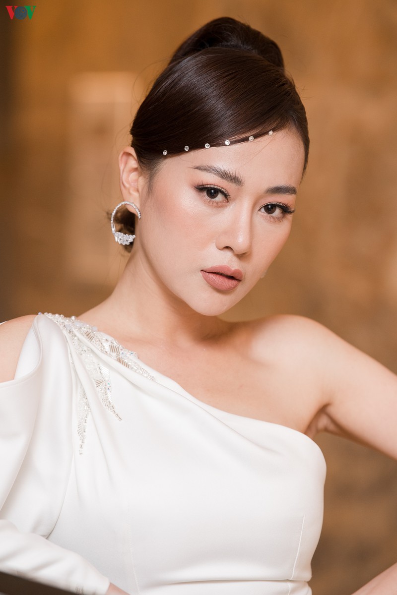 phuong oanh rang ro ra mat phim moi du bi ngo doc thuc pham  hinh 6