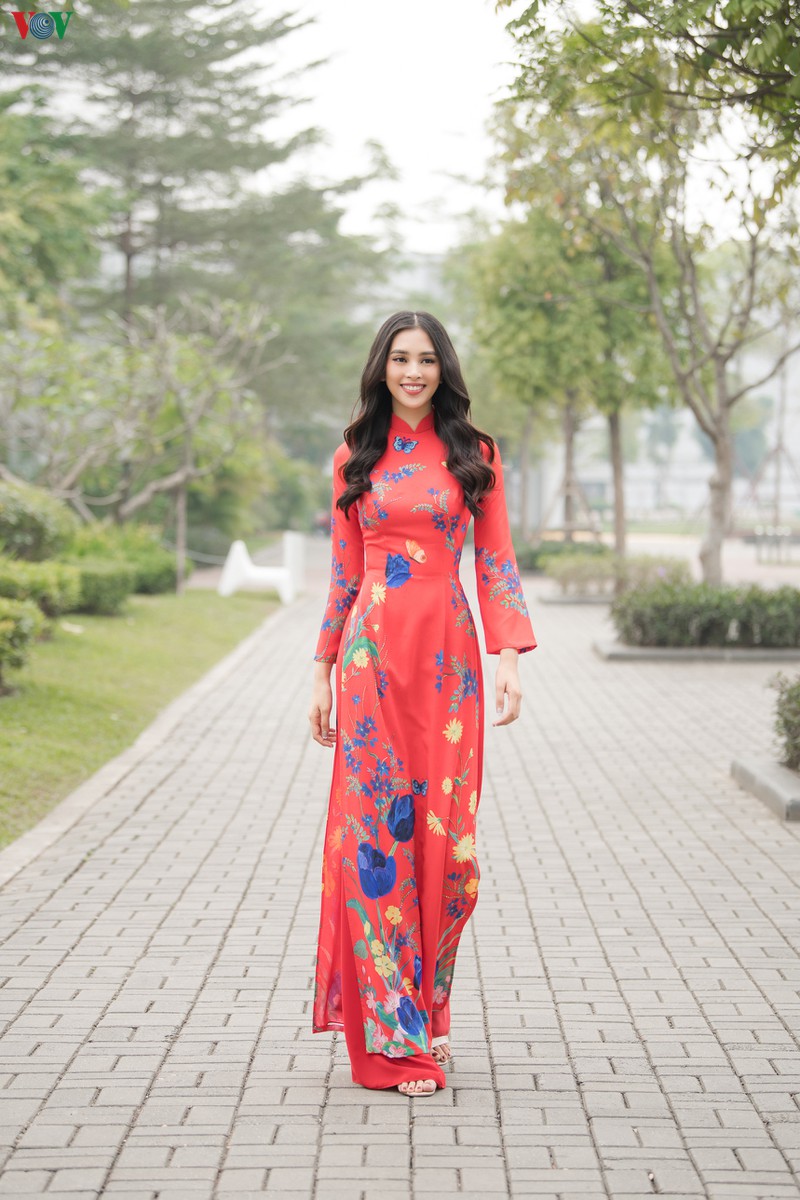 hoa hau do my linh, tieu vy lan toa ngay "chu nhat do" dip cuoi nam hinh 6