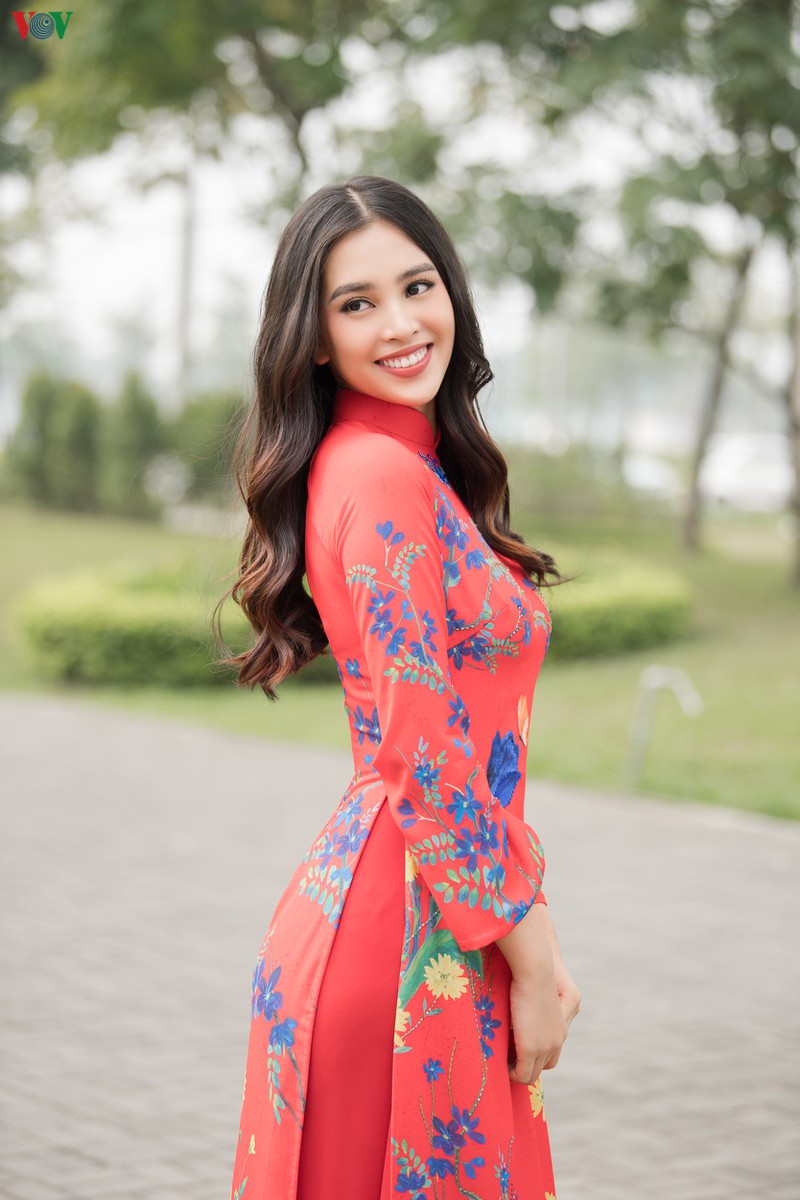 hoa hau do my linh, tieu vy lan toa ngay "chu nhat do" dip cuoi nam hinh 5