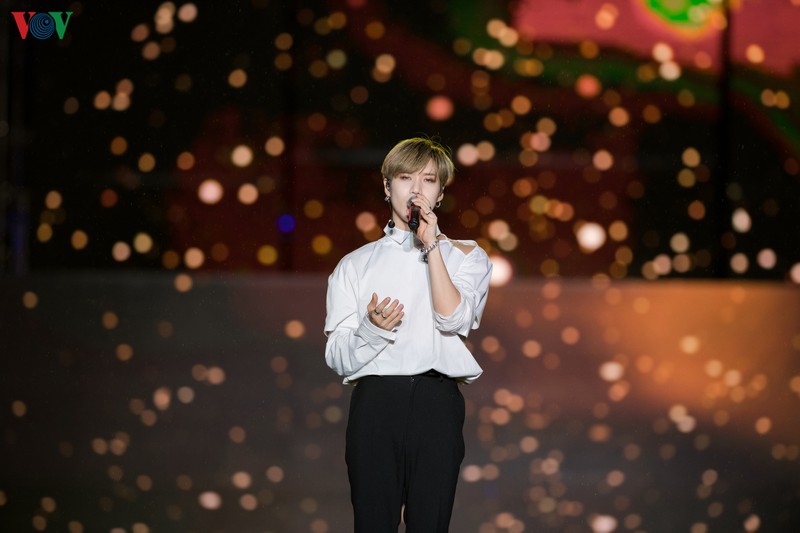 taemin me hoac nguoi ham mo voi man trinh dien dinh cao tai k-pop super concert hinh 7