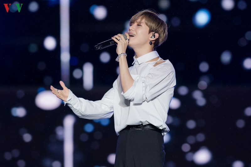 taemin me hoac nguoi ham mo voi man trinh dien dinh cao tai k-pop super concert hinh 9