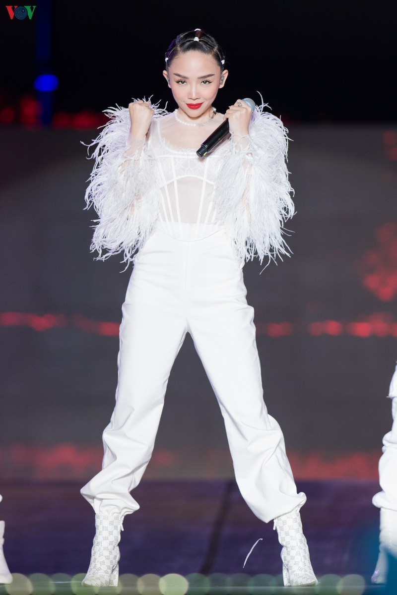 toc tien va dan my nhan han quoc "dot chay" k-pop super concert hinh 1