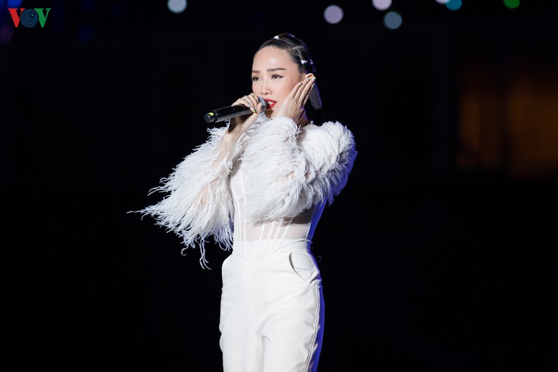 toc tien va dan my nhan han quoc "dot chay" k-pop super concert hinh 11
