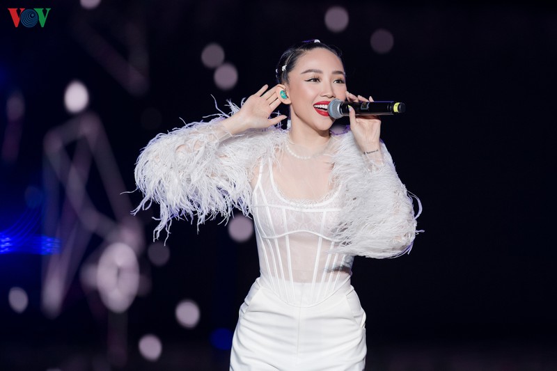 toc tien va dan my nhan han quoc "dot chay" k-pop super concert hinh 8